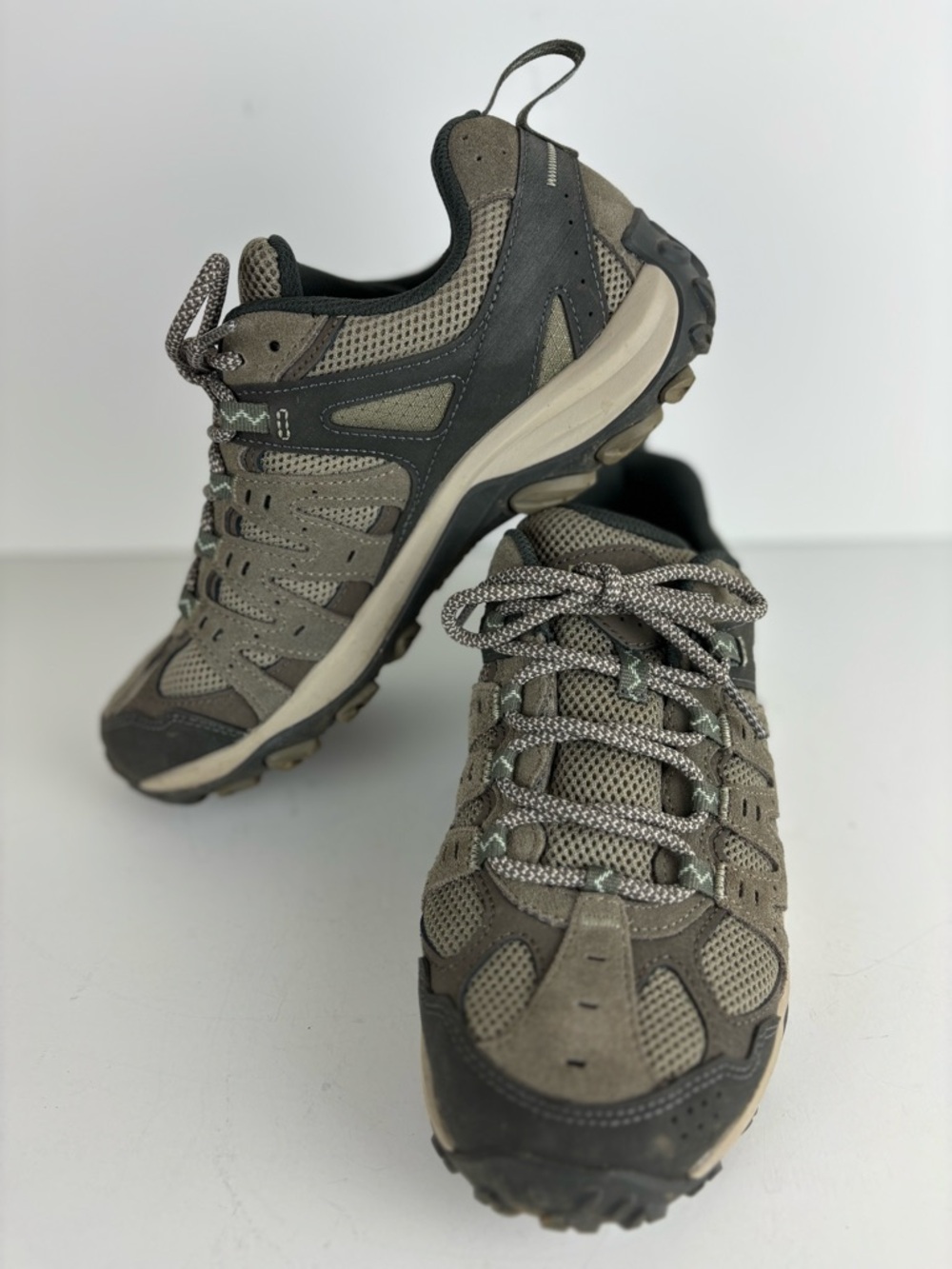 MERRELL Women’s Accentor 3 Waterproof Hiking Shoe-8.5-EUC